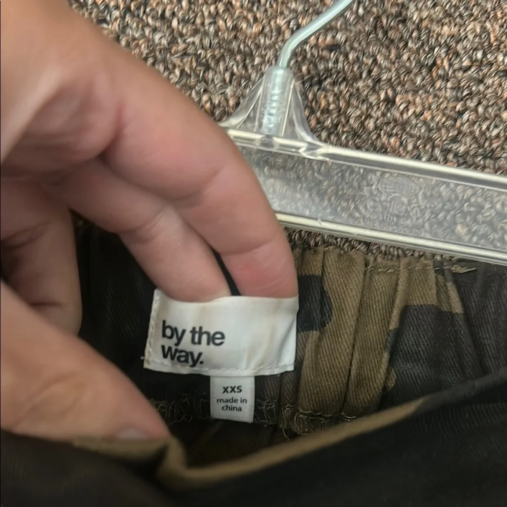 Camouflage High-Waisted Jogger Pants - Picture 3 of 4